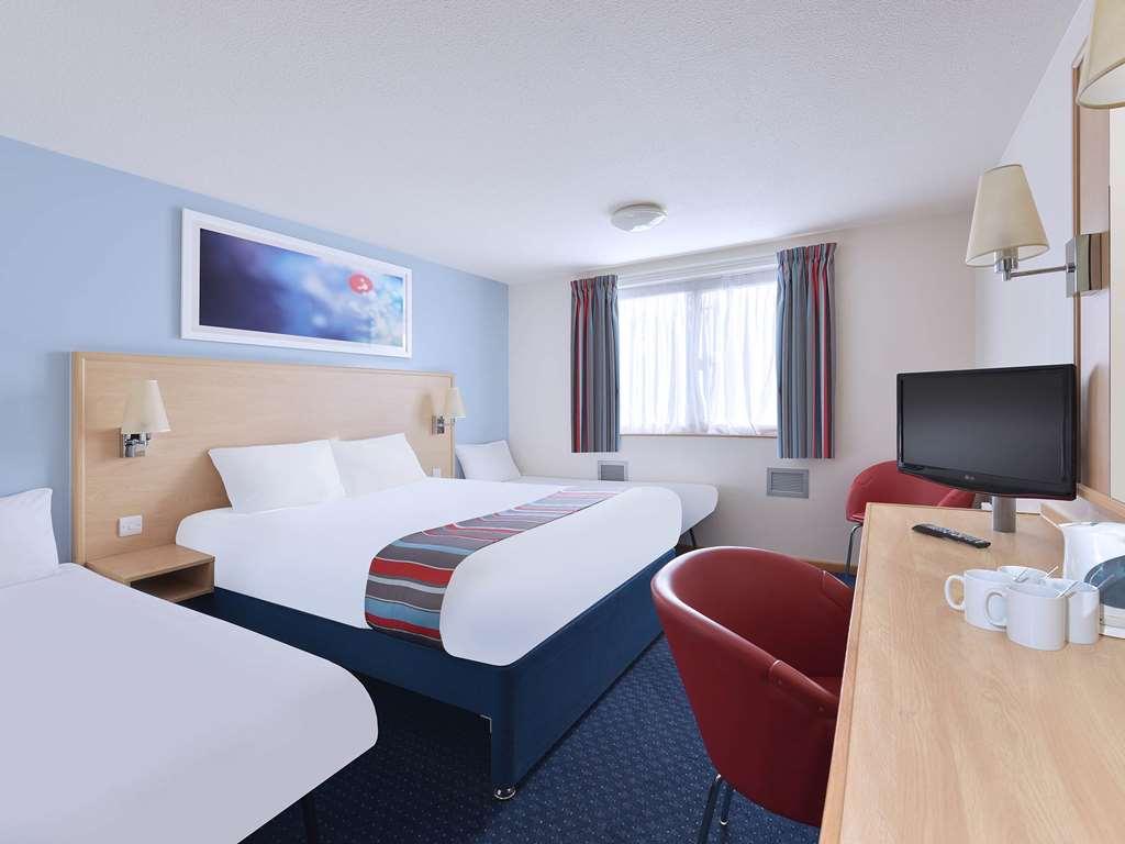 Travelodge Liverpool Docks Номер фото