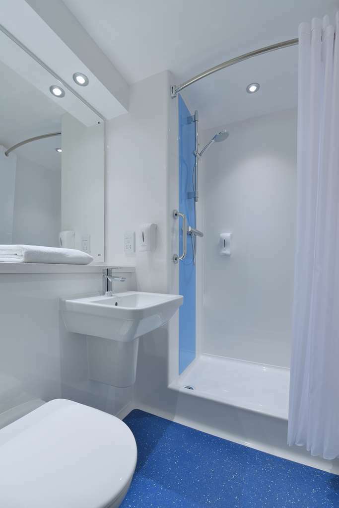 Travelodge Liverpool Docks Номер фото